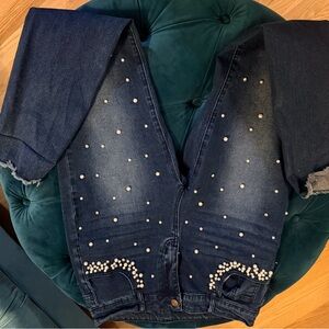 Stylish Blue Pearl Embellished Women Jeans
